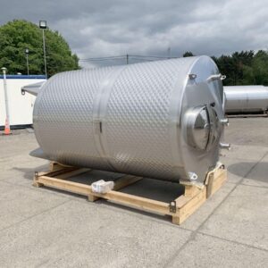 8100 liter tank i Syrafast 316