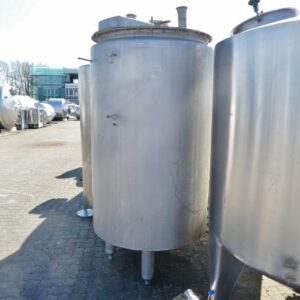 1100 liter tank i Syrafast 316