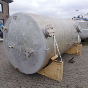 11000 liter tank i Syrafast 316