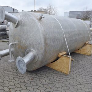 11000 liter tank i Syrafast 316