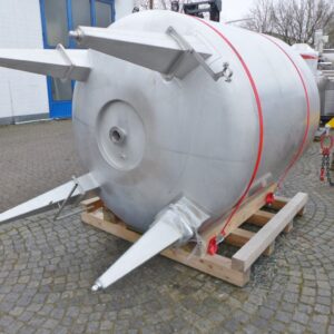 5650 liter tank i Syrafast 316