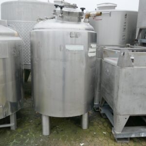 1100 liter tank i Syrafast 316