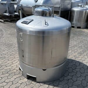 1100 liter tank i Syrafast 316