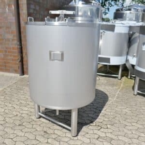 650 liter tank i Syrafast 316