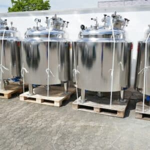 1300 liter tank i Syrafast 316